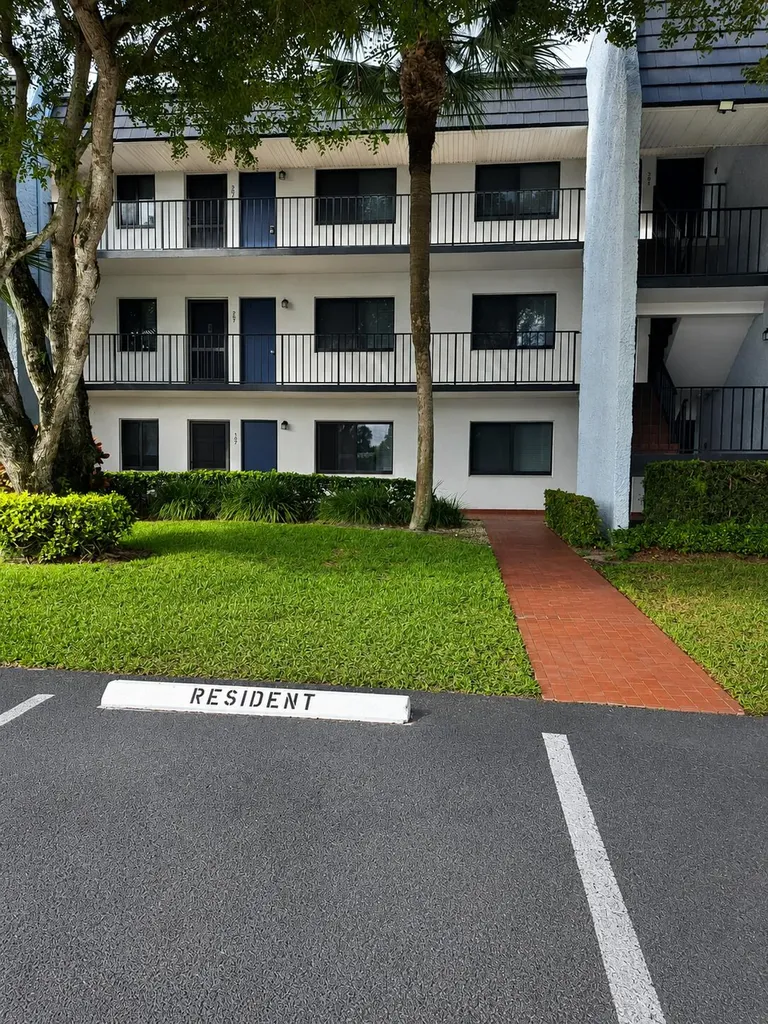 4266 Deste Court Lake Worth FL 33467