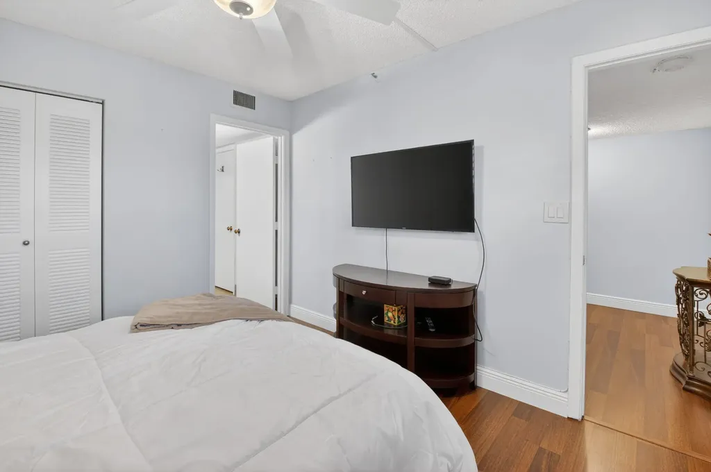 6866 Huntington Lane Delray Beach FL 33446