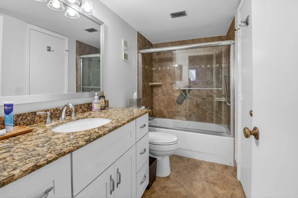 6866 Huntington Lane Delray Beach FL 33446