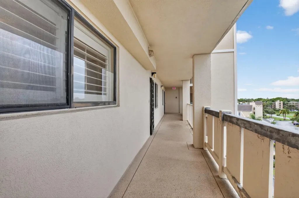 6866 Huntington Lane Delray Beach FL 33446