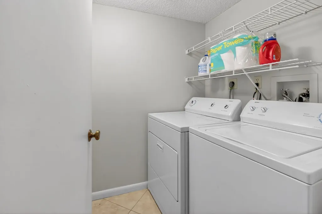 6866 Huntington Lane Delray Beach FL 33446