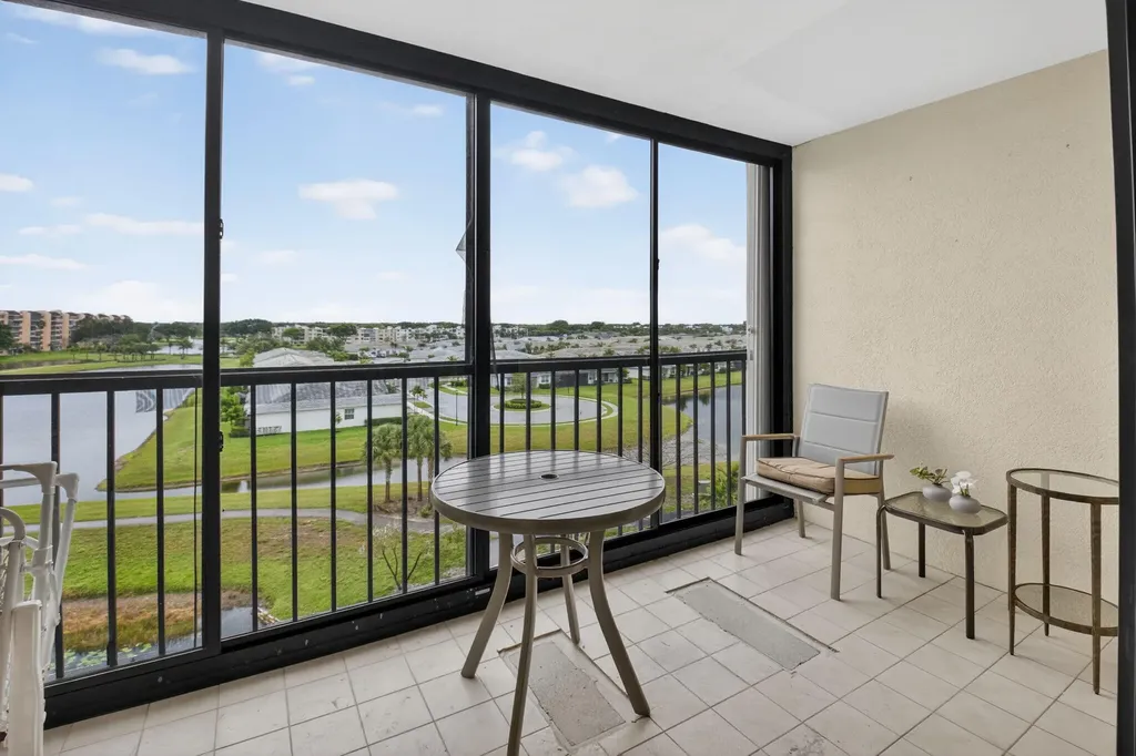 6866 Huntington Lane Delray Beach FL 33446