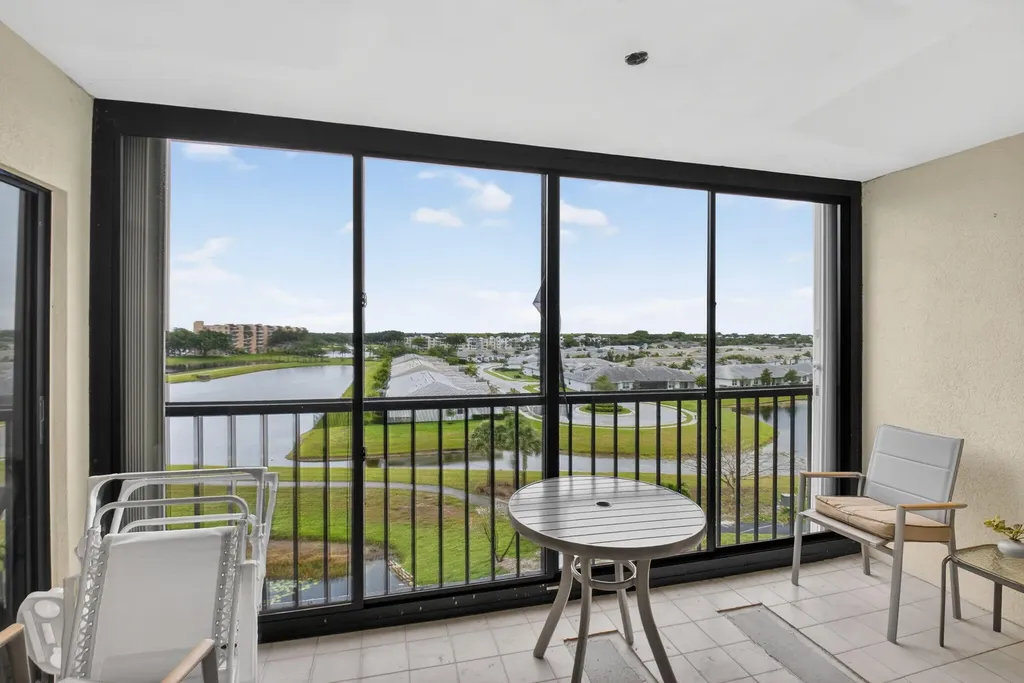 6866 Huntington Lane Delray Beach FL 33446