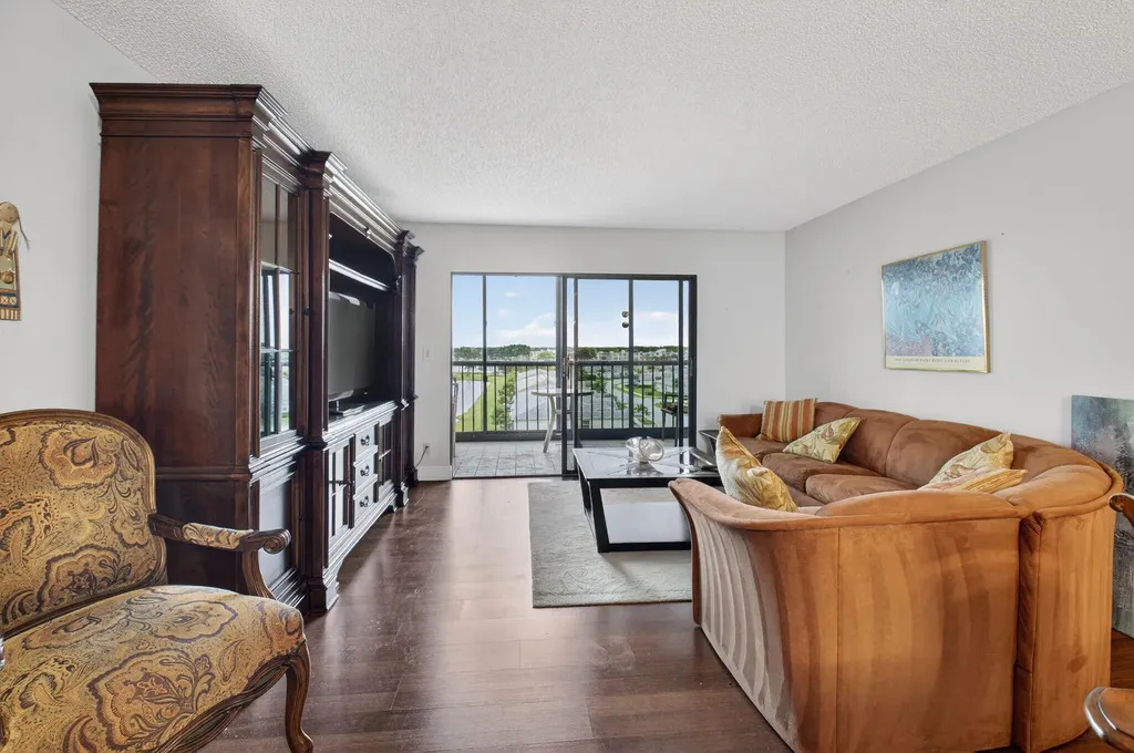 6866 Huntington Lane Delray Beach FL 33446