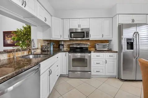 6866 Huntington Lane Delray Beach FL 33446