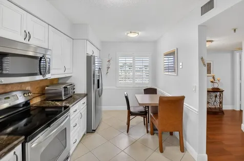 6866 Huntington Lane Delray Beach FL 33446