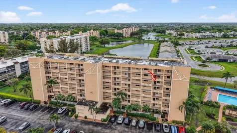 6866 Huntington Lane Delray Beach FL 33446