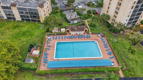 6866 Huntington Lane Delray Beach FL 33446