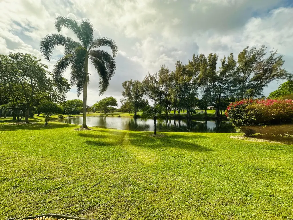 1146 Cambridge G Deerfield Beach FL 33442