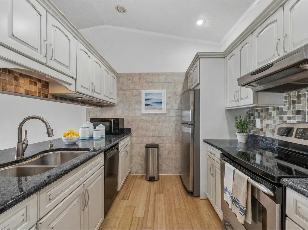 23 Walcott Drive Boynton Beach FL 33426