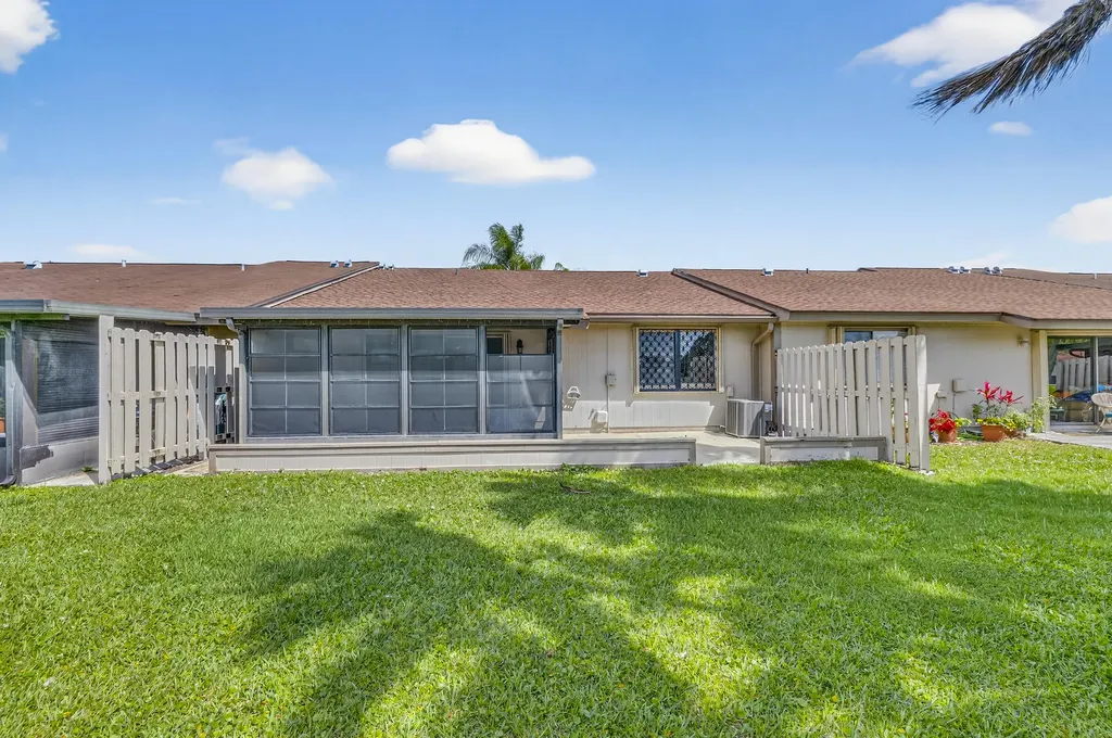 23 Walcott Drive Boynton Beach FL 33426