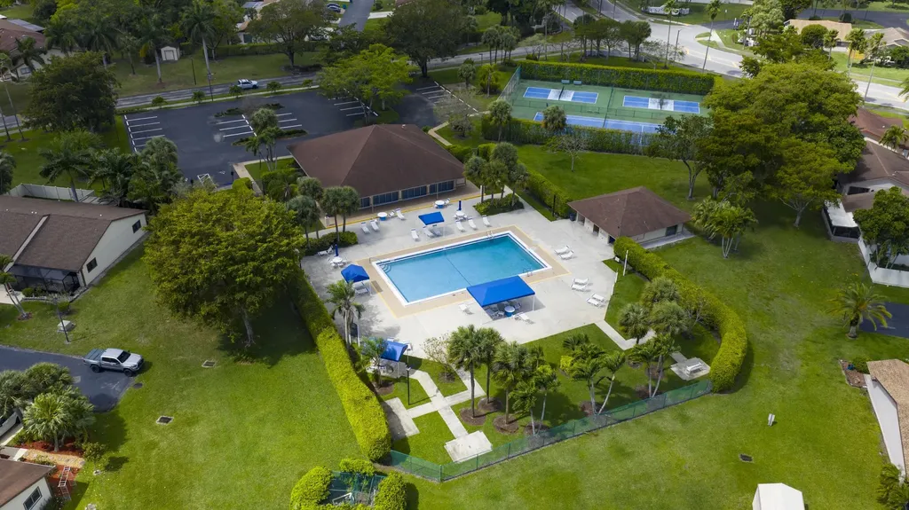 23 Walcott Drive Boynton Beach FL 33426