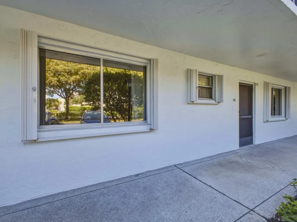 6698 N 10th Avenue Avenue N Lake Worth FL 33467