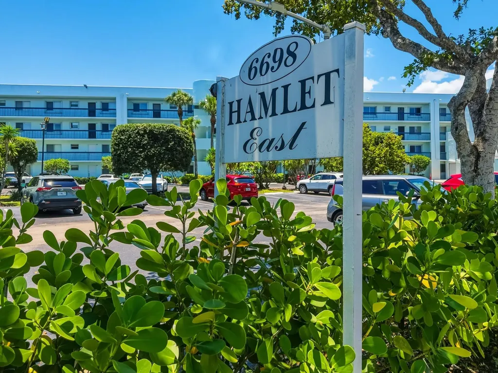 6698 N 10th Avenue Avenue N Lake Worth FL 33467