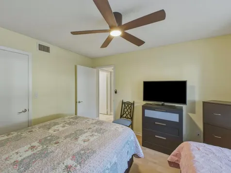 6698 N 10th Avenue Avenue N Lake Worth FL 33467