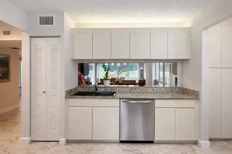 6698 10th Avenue N Greenacres FL 33467