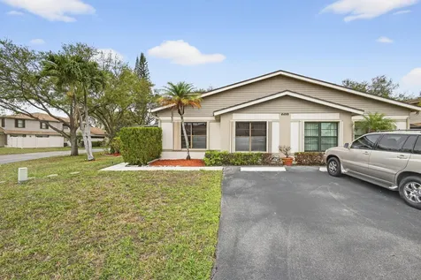 4499 Willow Pond Road West Palm Beach FL 33417