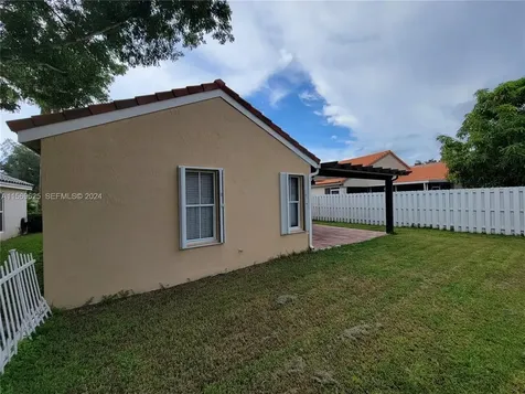 928 Falling Water Road Weston FL 33326