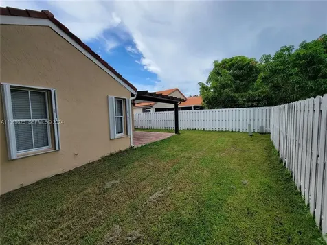 928 Falling Water Road Weston FL 33326