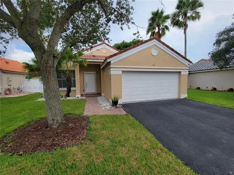 928 Falling Water Road Weston FL 33326