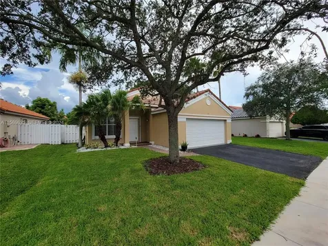 928 Falling Water Road Weston FL 33326