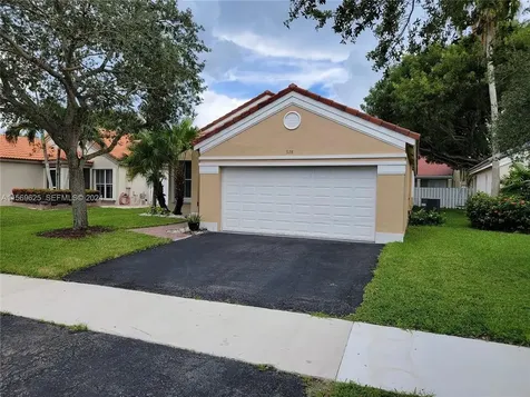 928 Falling Water Road Weston FL 33326