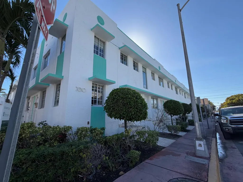 700 16th Street Miami Beach FL 33139