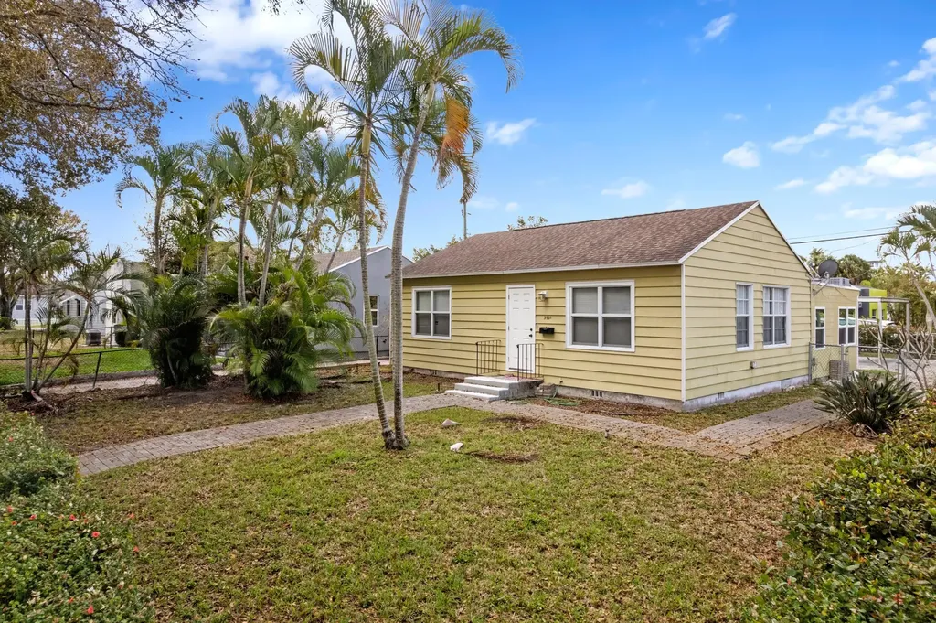 5901 Garden Avenue West Palm Beach FL 33405