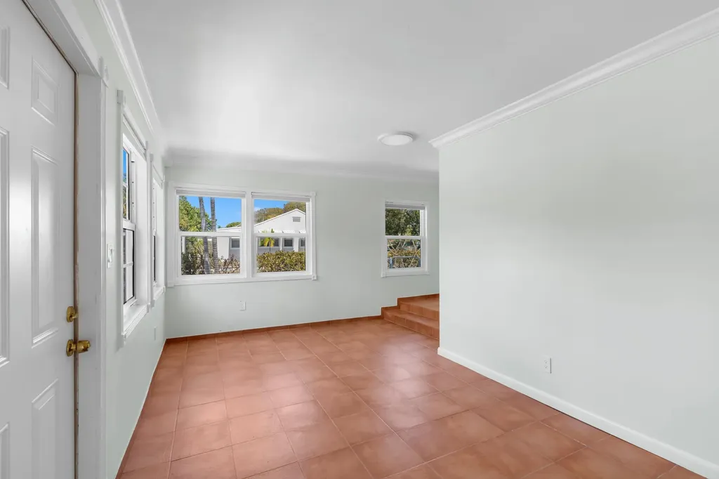 5901 Garden Avenue West Palm Beach FL 33405