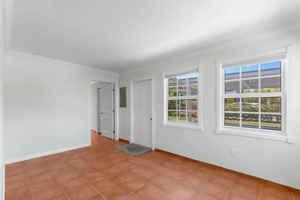 5901 Garden Avenue West Palm Beach FL 33405