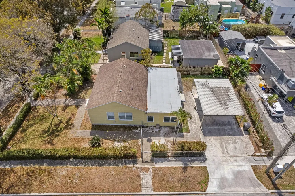 5901 Garden Avenue West Palm Beach FL 33405