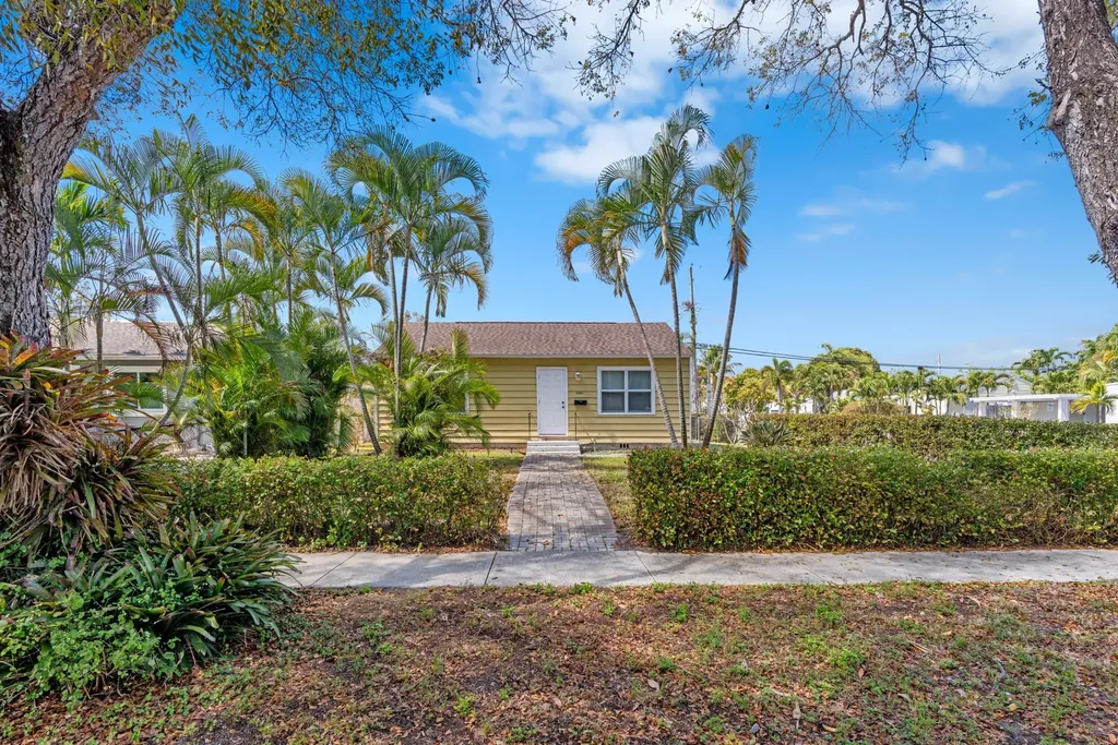 5901 Garden Avenue West Palm Beach FL 33405