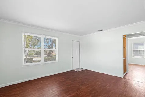 5901 Garden Avenue West Palm Beach FL 33405