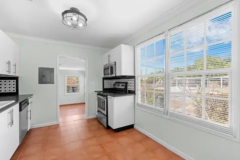 5901 Garden Avenue West Palm Beach FL 33405