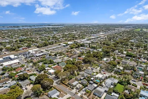 5901 Garden Avenue West Palm Beach FL 33405