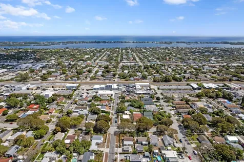 5901 Garden Avenue West Palm Beach FL 33405