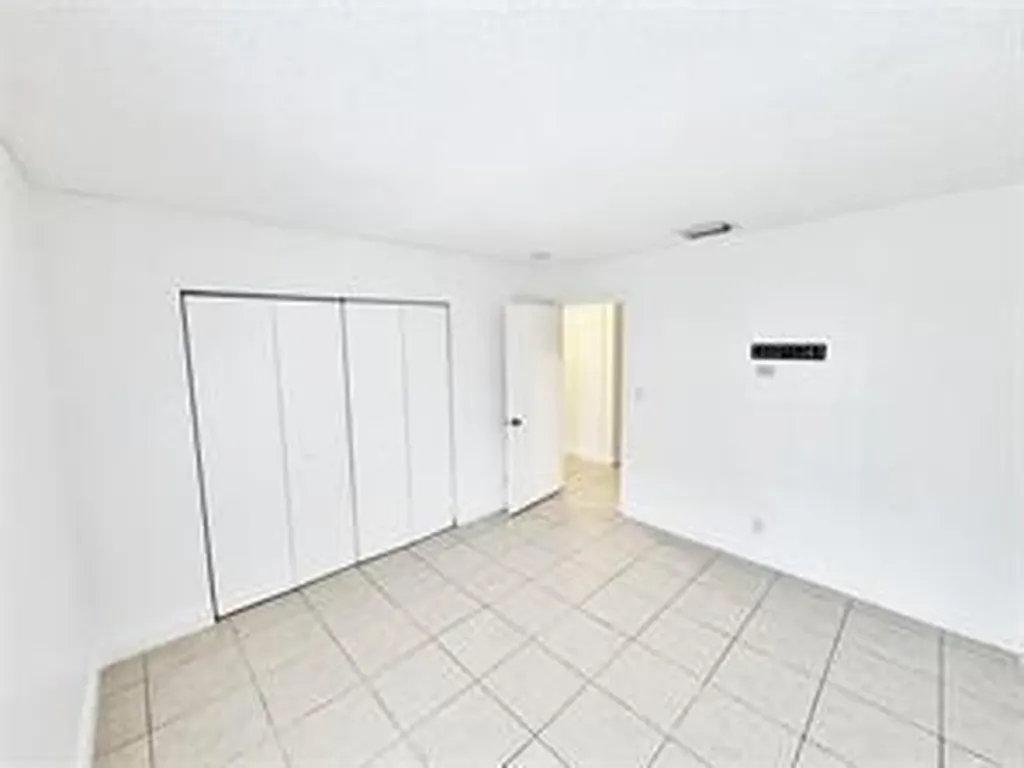 1136 NW 5th Court Fort Lauderdale FL 33311