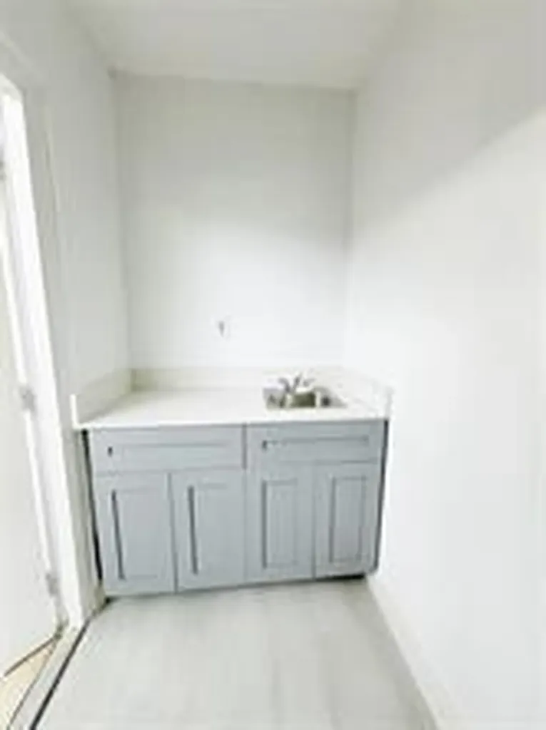 1136 NW 5th Court Fort Lauderdale FL 33311