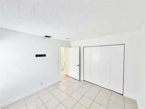 1136 NW 5th Court Fort Lauderdale FL 33311