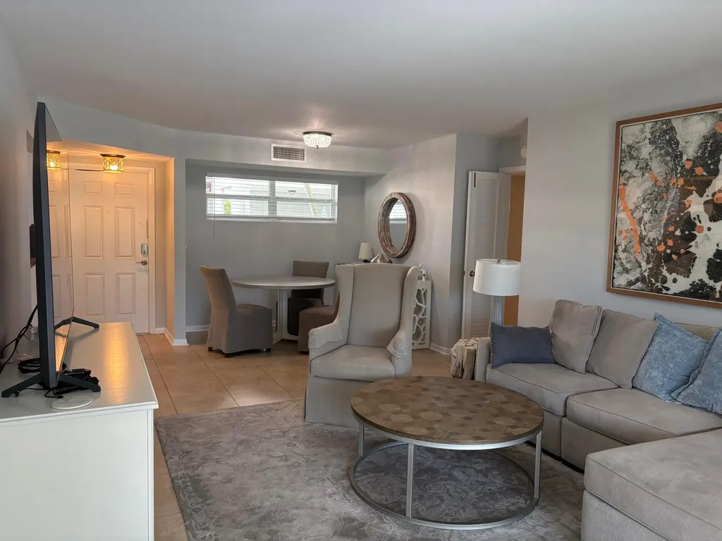 11 Colonial Club Drive Boynton Beach FL 33435