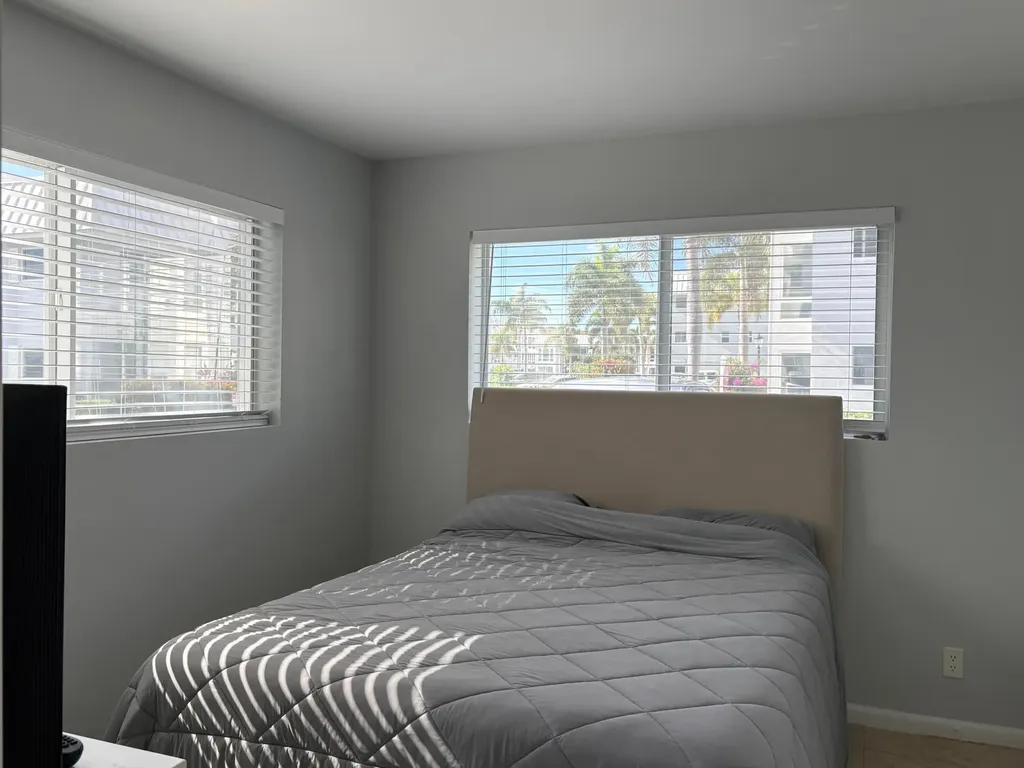 11 Colonial Club Drive Boynton Beach FL 33435