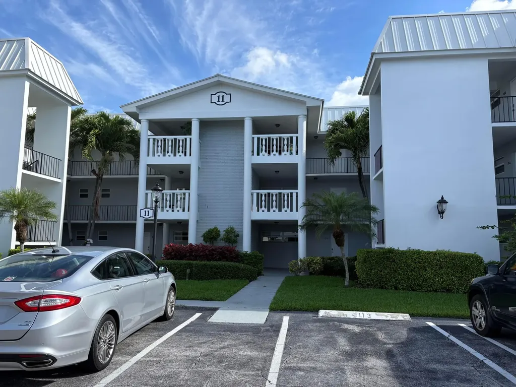 11 Colonial Club Drive Boynton Beach FL 33435