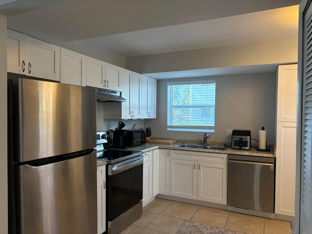 11 Colonial Club Drive Boynton Beach FL 33435