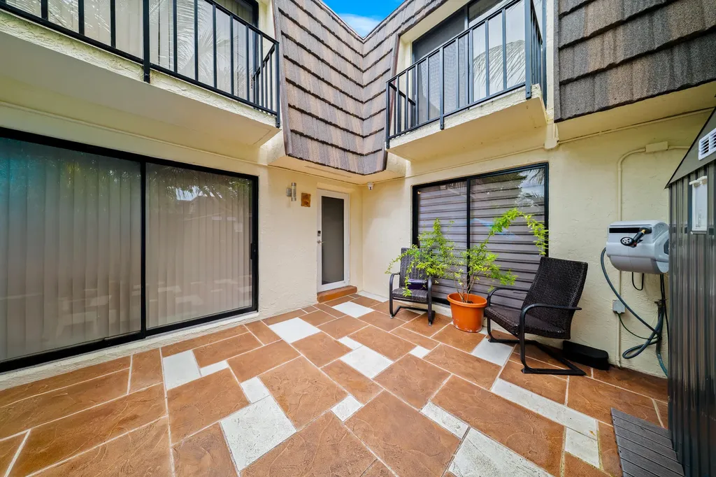 1524 Forest Lakes Circle West Palm Beach FL 33406