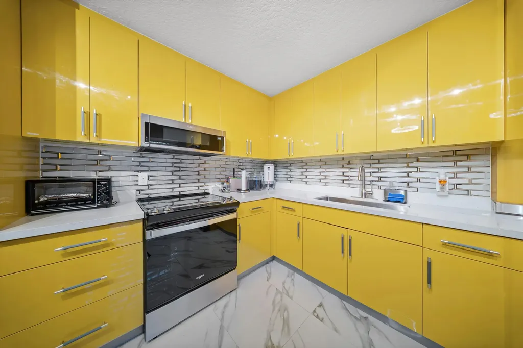 1524 Forest Lakes Circle West Palm Beach FL 33406