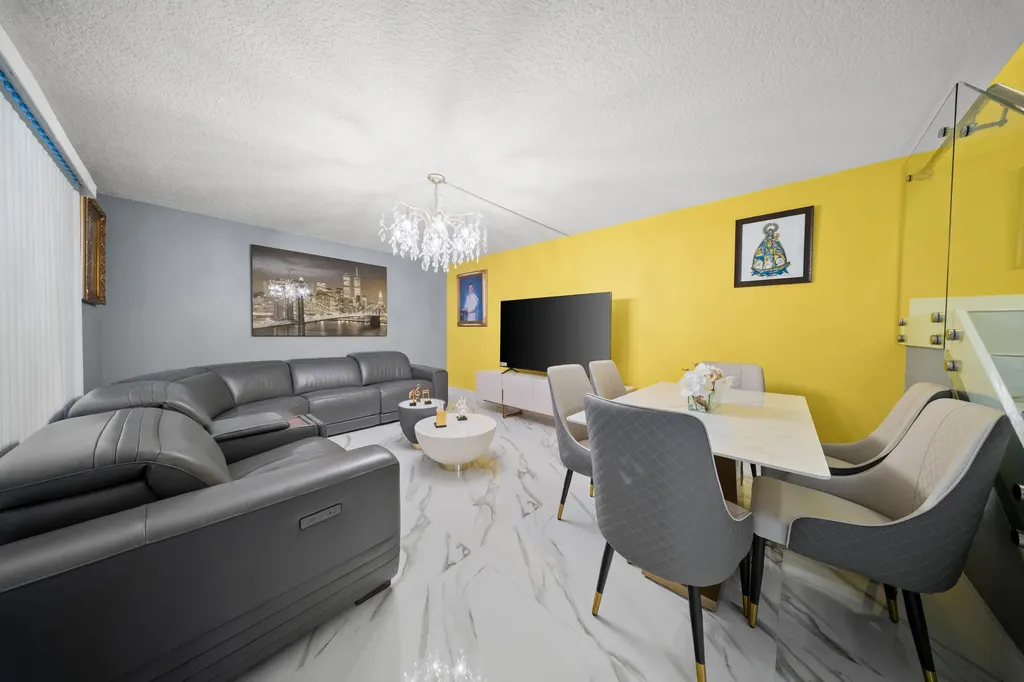 1524 Forest Lakes Circle West Palm Beach FL 33406