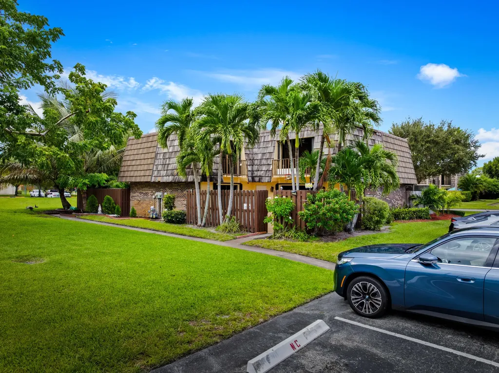 1524 Forest Lakes Circle West Palm Beach FL 33406