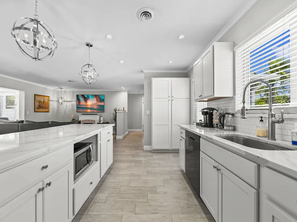 801 SE 14th Street Deerfield Beach FL 33441