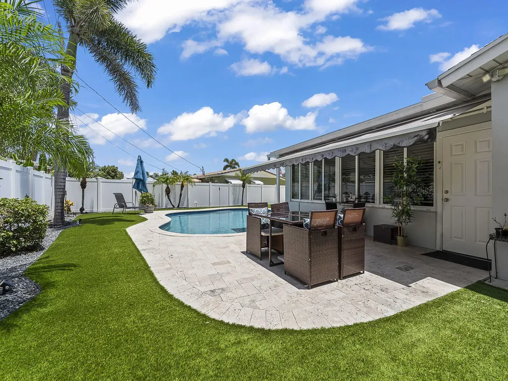 801 SE 14th Street Deerfield Beach FL 33441