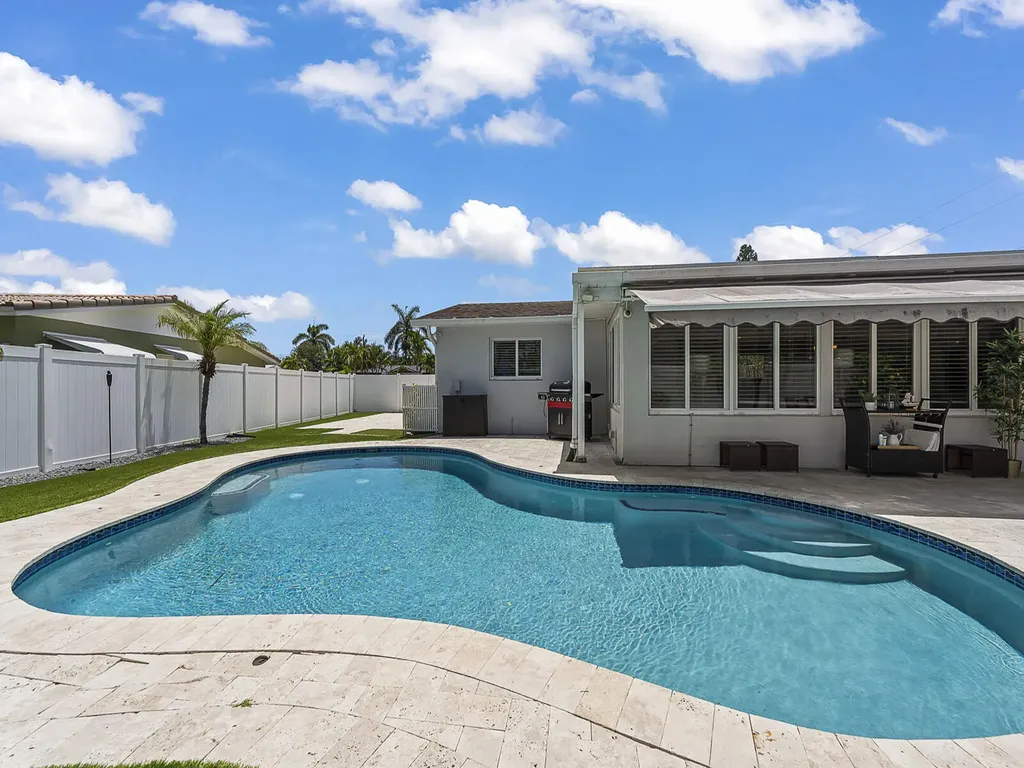 801 SE 14th Street Deerfield Beach FL 33441
